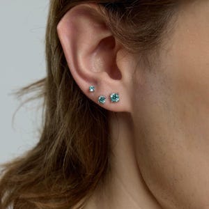 Kolczyki ze srebra próby 925 z cyrkonią w kolorze jeziora w kolorze zielonym, 3 mm, 4 mm, 5 mm, unisexowe, minimalistyczne kolczyki, małe okrągłe kolczyki z kamieniami szlachetnymi dla mężczyzn i kobiet