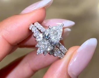 Conjunto de anéis de noivado com moissanita lapidada em pera de 3,50 quilates, conjunto exclusivo de anéis de noivado em ouro branco, conjunto de anéis de compromisso com design curvo e empilháveis.