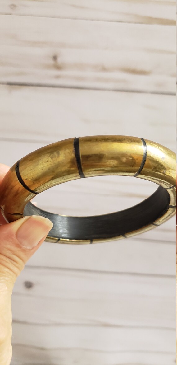 Vintage brass bangle Gem