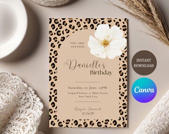 Könnte beinhalten: Eine rechteckige Geburtstagseinladungskarte mit einem Leopardenmuster-Rand und einem beigen Bogen in der Mitte. Der Text lautet: You are invited, Danielle's Birthday, Saturday, 01 June, 12PM, Leopard Estate, 12 Main Street, New York City, RSVP to Jannie at 123-456-789. Eine weiße Blume befindet sich oben rechts.