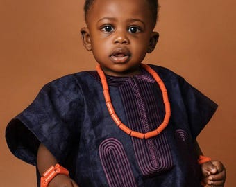 Klederdracht Afrikaanse prins voor kinderen – outfit voor speciale gelegenheden. kinderkleding, agbada-jurk.