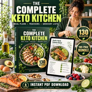以下が含まれることがあります： The Complete Keto Kitchenというタイトルのデジタル製品バンドル。チキンサラダが載ったダークグリーンの料理本の表紙、サーモン料理のレシピが表示されたタブレット、130レシピと書かれた金色の円形バッジが含まれています。