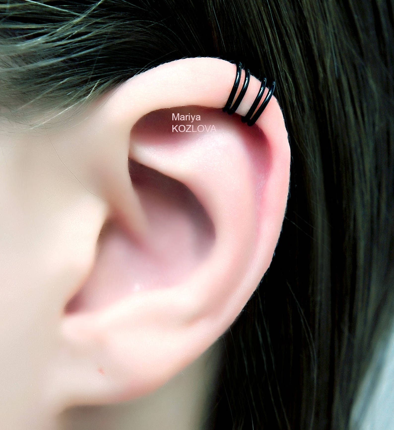 Пирсинг хеликс 2 кольца. Два хряща. Два хряща. Прокол хряща хеликс серьги. Прокол хряща хеликс серьги.