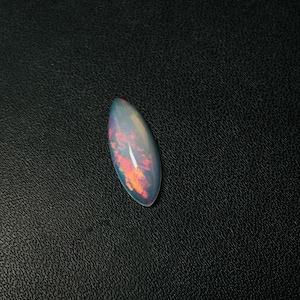 Natural White Ethiopian Opal Marquise Cabochon Fire Welo Opal Loose Gemstone Red Green Flash Opal for Ring Pendant Jewelry Making(19x7x2mm)