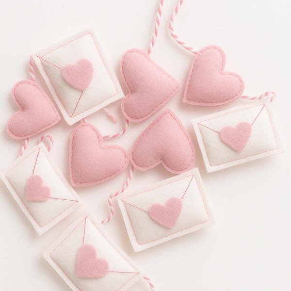 Filz Herz und Liebesbrief Girlande, Valentinstag Dekor, handgemachte rosa & weiße Filz Girlande