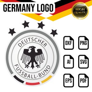 Op de afbeelding: Een digitale afbeelding met het logo van het Duitse nationale voetbalelftal, met een zwarte adelaar in een cirkelvormig kader, omringd door vier sterren. De tekst DEUTSCHER FUSSBALL-BUND staat rond de adelaar. Bestandspictogrammen voor DXF, PNG, AI, SVG, EPS en PDF zijn inbegrepen.