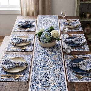 Set di tovagliette/runner da tavola con stampa a blocchi a mano / Decorazione da tavola in cotone con motivo floreale blu
