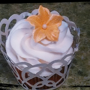 48 Edible BLOSSOM / PETUNIA flowers / any color / Gum Paste / fondant flowers / sugar flowers / cake decorations / cake or cupcake topper