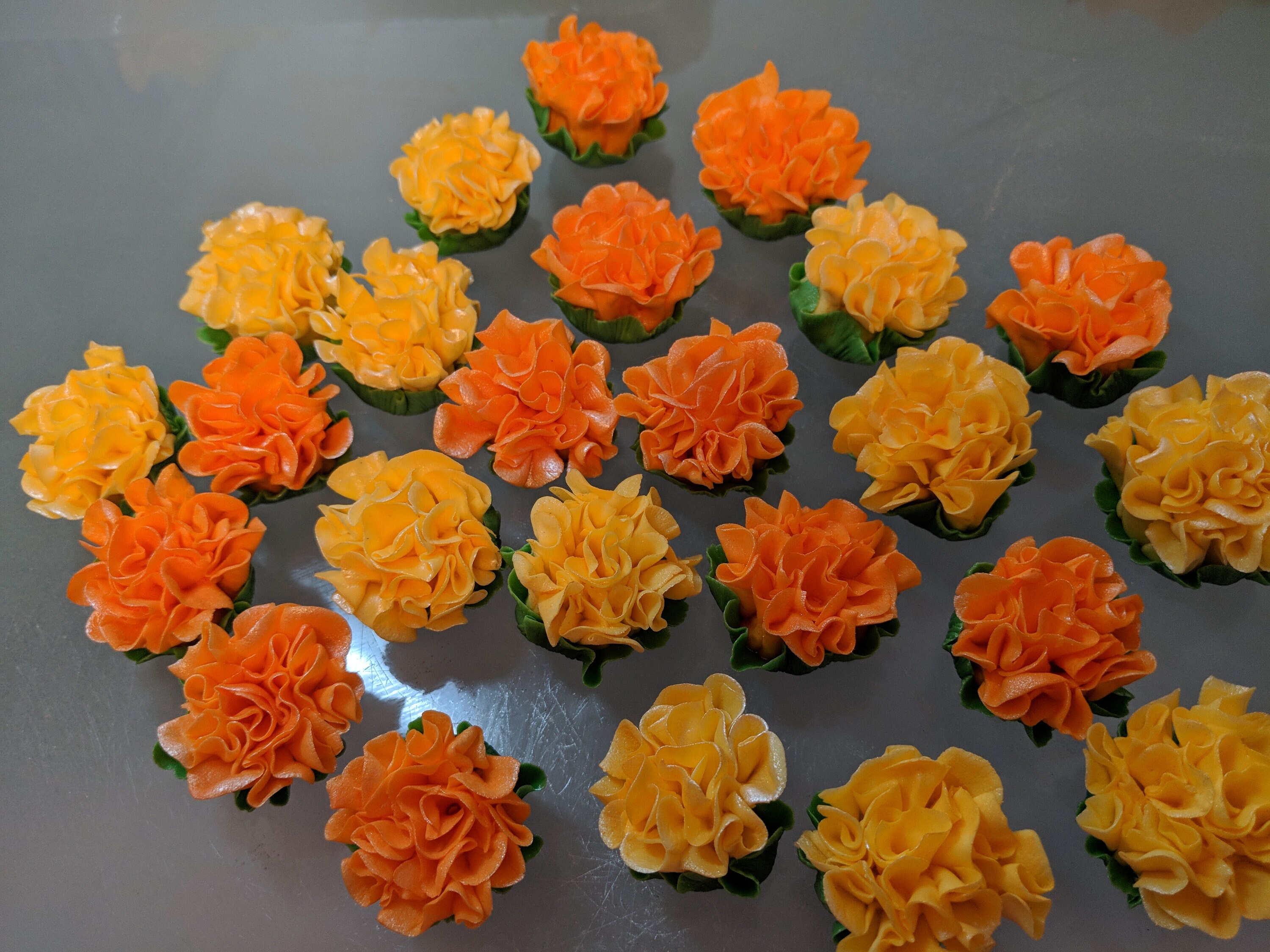 24 Edible marigolds / gum paste / fondant flowers / sugar Etsy