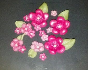 28 blossoms and 28 leaves/ gum paste flowers and leaves / blossoms/ sugar flowers /cupcake toppers / sugar flowers