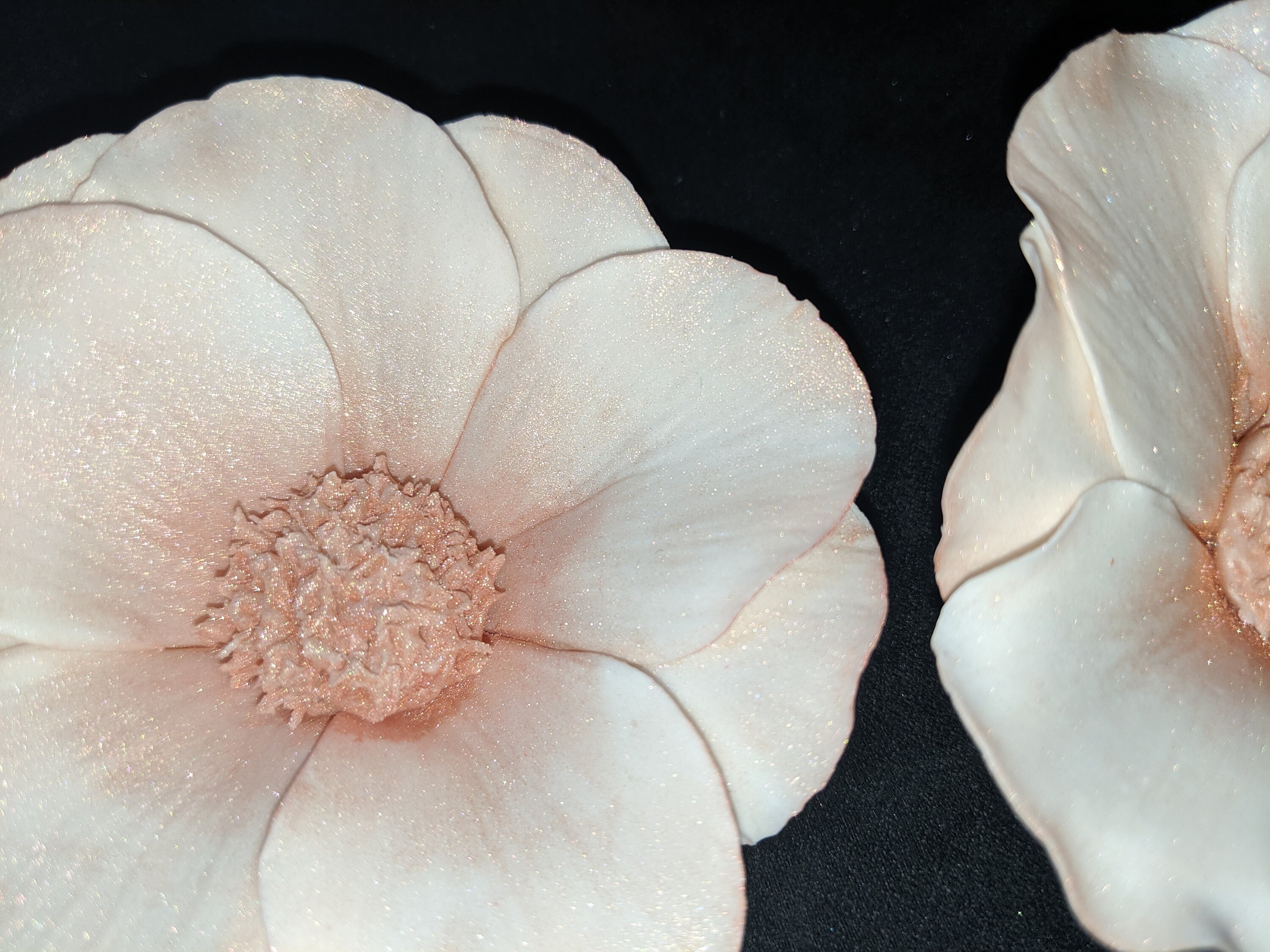 2 Edible Rose Gold Flower/ any color / Cake decoration / Etsy