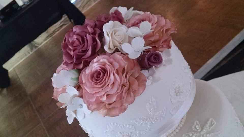 Stone Roses Cake Topper 1 Edible ROSE Cake Topper Pieces - Ready to Assemble (9 Roses, 20 ...