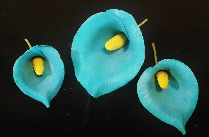 3 Edible Gum Paste CALLA LILIES Calla Lily / Cake Decoration Etsy