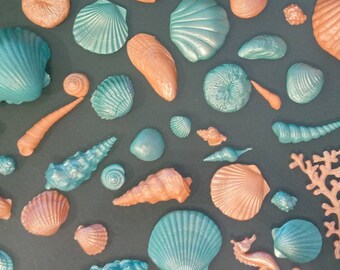 48 Edible SEASHELLS 1.5"/4" Variety sizes and shapes /sugar / gum paste / fondant /cake decorations or cupcake toppers