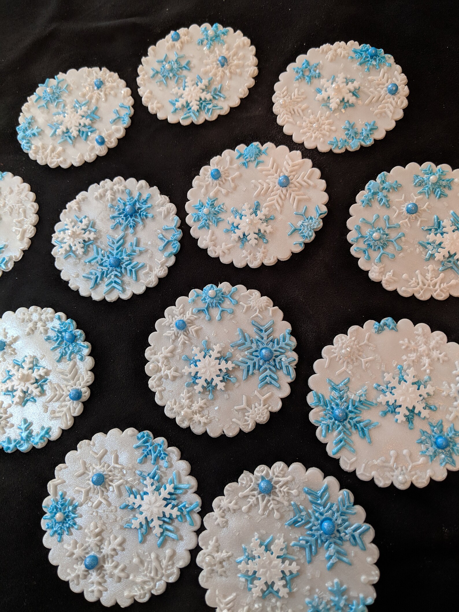 24 Edible Snowflake Cupcake Toppers/ SPARKLY /frozen /choose Colors ...