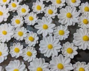 12 Edible mini DAISIES-yellow pearl centers 1" and less/gum paste/fondant/sugar flower/cake or cupcake decorations/cake cupcake topper