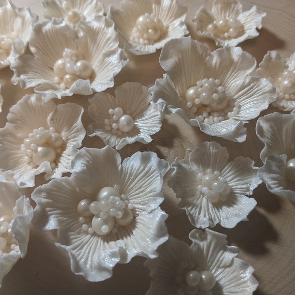 18 Edible RUFFLE Flowers 1.0", 1.25", 1.5"  with beautiful pearl centers/ any color / Cake decoration / sugar flowers / wedding /anniversary