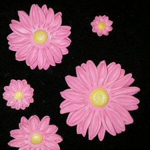 Medium Yellow Daisies - 180 pcs Edible Decorations
