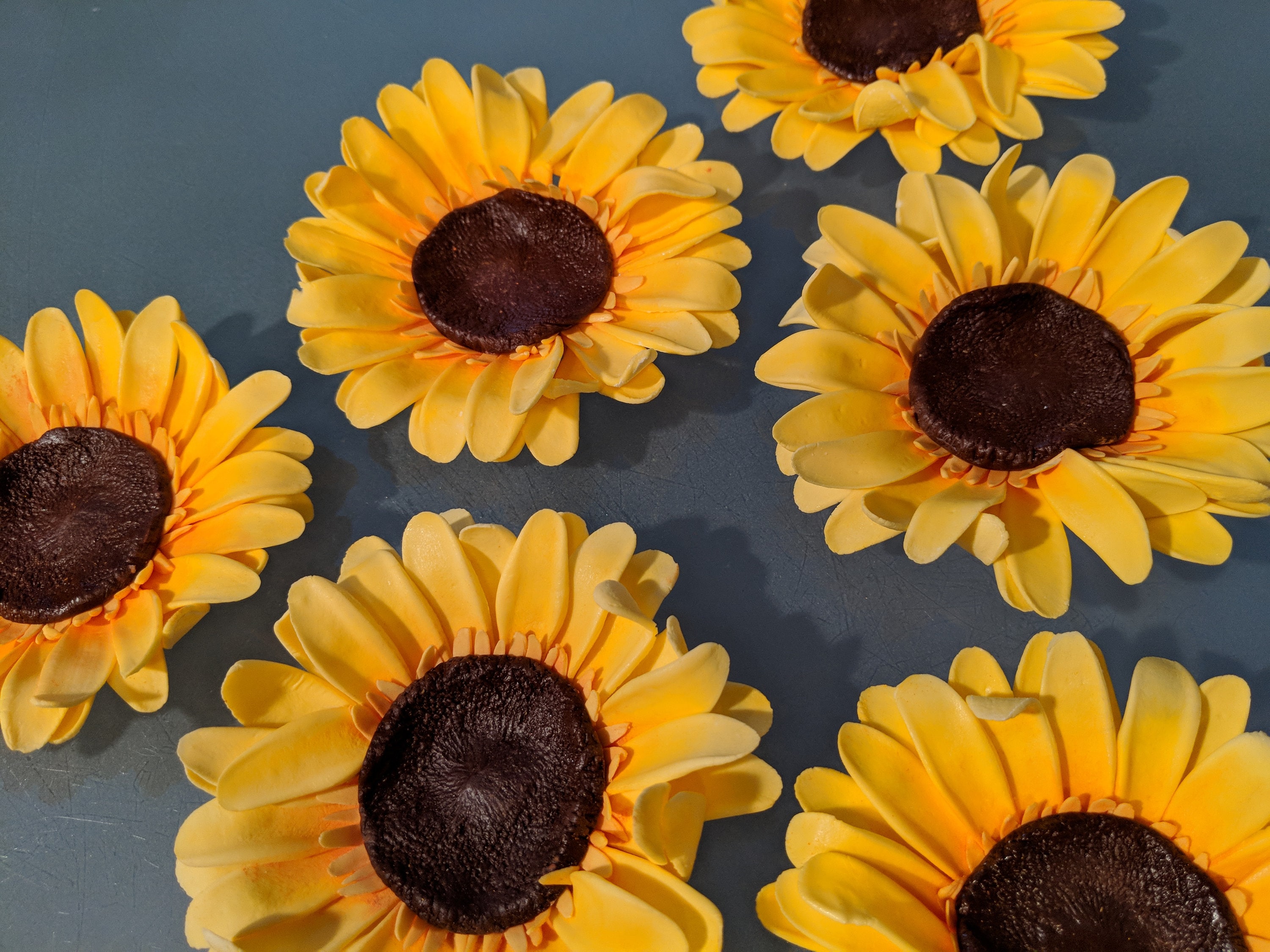 24 4 Edible SUNFLOWER gum paste/fondant / sugar flower / Etsy
