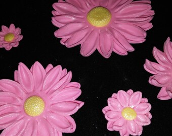 36 Edible DAISY DAISIES / gum paste / Variety size / fondant flowers / cake or cupcake decoration / cake or cupcake topper / sugar flower