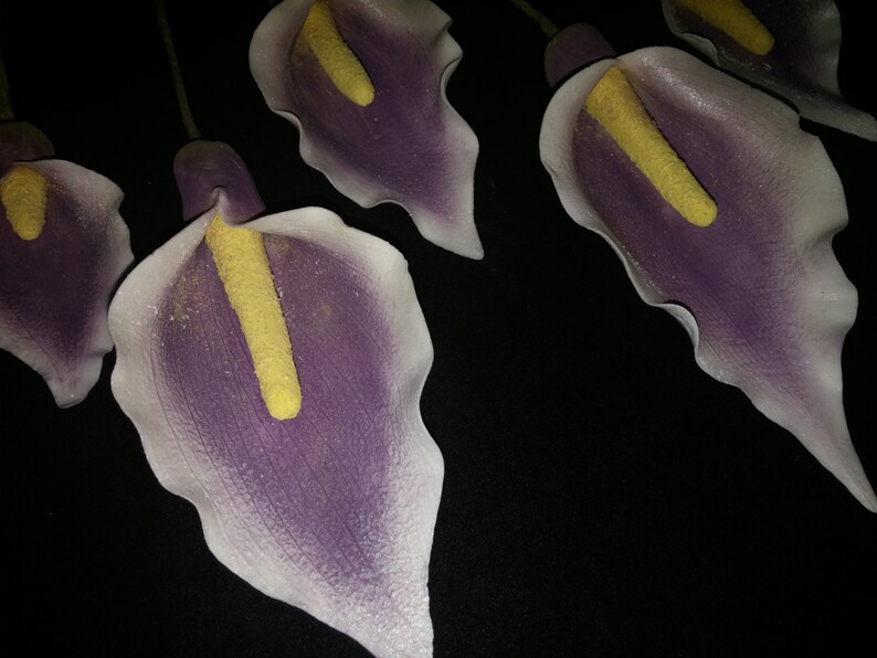 3 Edible Gum Paste CALLA LILIES Calla Lily / Cake Decoration Etsy