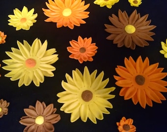 12 DAISY FLOWERS / 3/4" - 2 1/2" size variety gum paste / fondant / sugar  flower / Fall/Autumn cake or cupcake decorations / cake topper