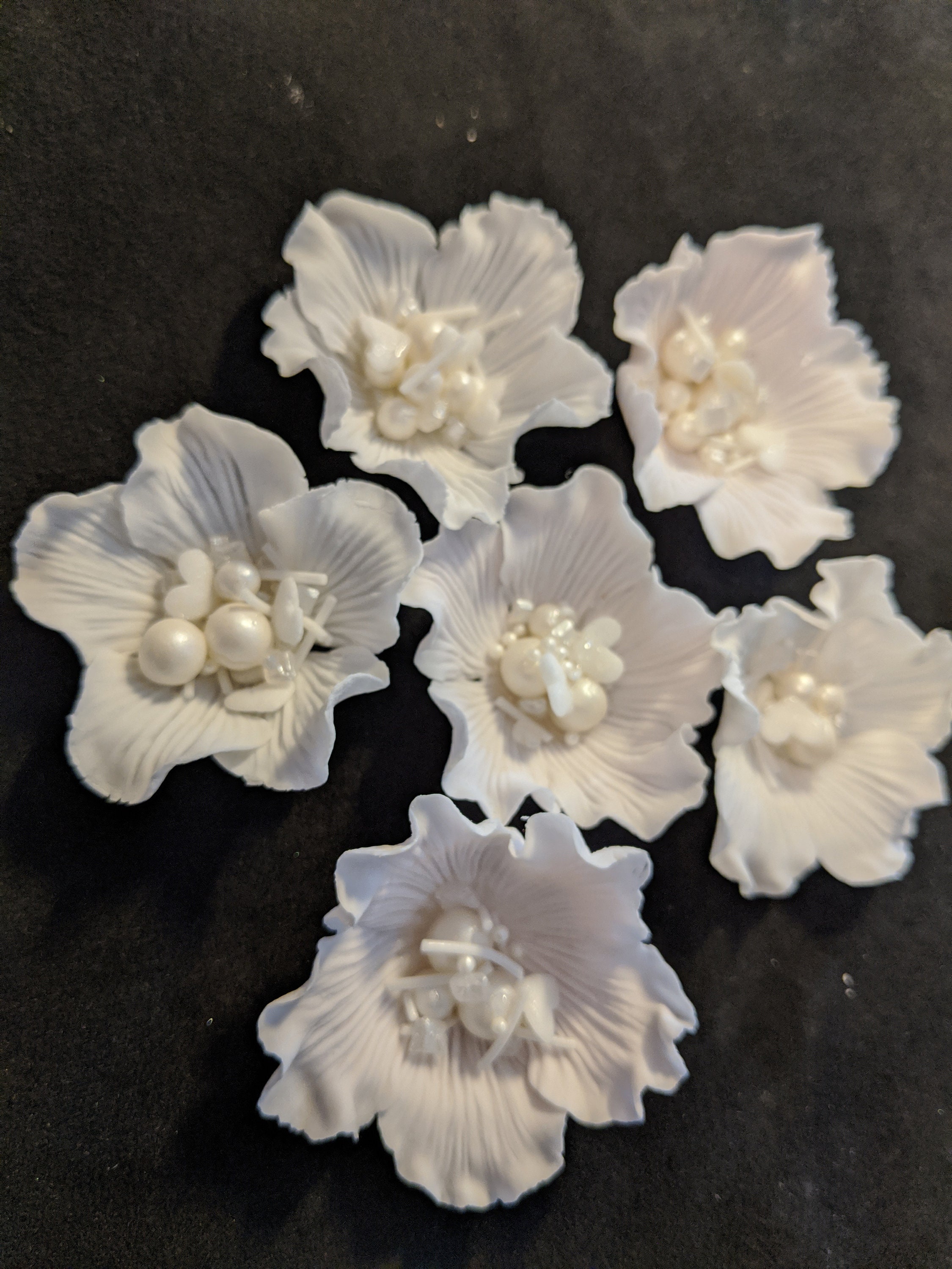 Edible Ruffle Flowers With White Sprinkle Mix / 1.5