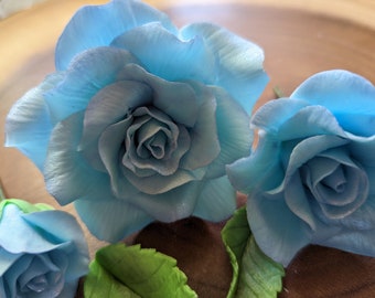 Edible veined sky blue ROSES and leaves /Gum paste/ Any color/sugar flower/wedding cake decoration /cake topper