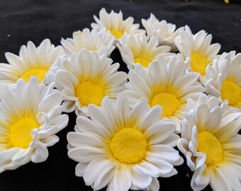 36 DAISY FLOWERS /  gum paste / fondant / sugar  flower / Fall/Autumn cake or cupcake decorations / cake topper