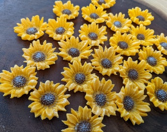 Mini (1") Edible SUNFLOWERS gum paste/fondant / sugar flower / cake decorations or cupcake topper