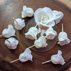12 Edible Small white ROSES / Gum paste / fondant / Any color / Cake decoration / sugar flower / wedding cake decoration