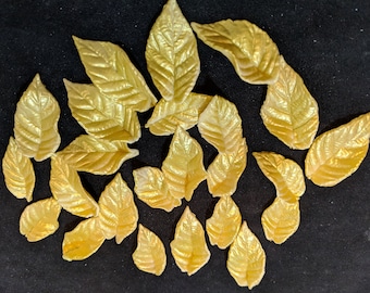 36 Dainty gum paste leaves / Edible cake decorations
