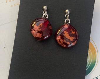 Ohrringe aus geschmolzenem Glas. Einzelstück. Hand gemacht. Hypoallergen.