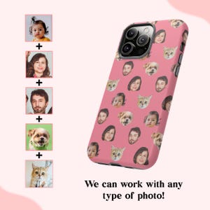 K&ouml;nnte beinhalten: Eine rosa Smartphone-H&uuml;lle mit einem sich wiederholenden Muster aus verschiedenen Menschen- und Tiergesichtern. Links sind f&uuml;nf einzelne quadratische Fotos eines Kindes, einer Frau, eines Mannes, eines Hundes und einer Katze mit Pluszeichen gestapelt. Text: We can work with any type of photo!