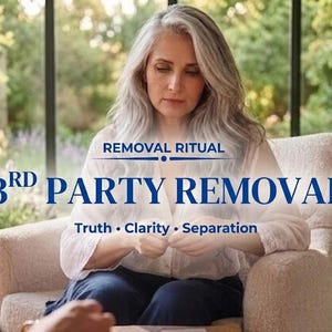 Könnte beinhalten: Eine Person mit langem grauem Haar trägt ein weißes Hemd mit Knöpfen und eine dunkle Hose und sitzt in einem Sessel. Der Text lautet: REMOVAL RITUAL, 3RD PARTY REMOVAL, Truth • Clarity • Separation. Vor einem großen Bogenfenster.