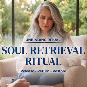Può includere: Una persona con lunghi capelli grigi siede su una poltrona color crema. Il testo sovrapposto recita: UNBINDING RITUAL, SOUL RETRIEVAL RITUAL, Release · Return · Restore. La persona indossa un top bianco a maniche lunghe e pantaloni blu.