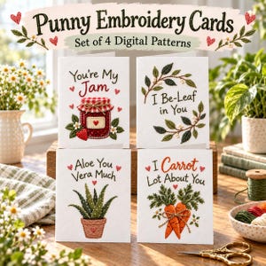 Könnte beinhalten: Ein Set aus vier weißen Grußkarten mit gestickten Motiven und Text. Die Karten zeigen ein Marmeladenglas mit 'You're My Jam', Zweige mit 'I Be-Leaf in You', eine Aloe-Pflanze mit 'Aloe You Vera Much' und Karotten mit 'I Carrot Lot About You'.