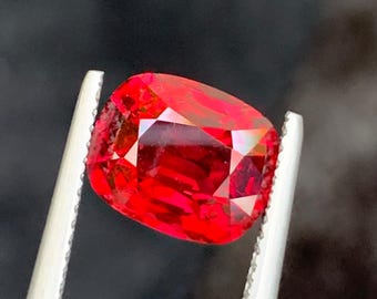 Spinelle rouge naturel
