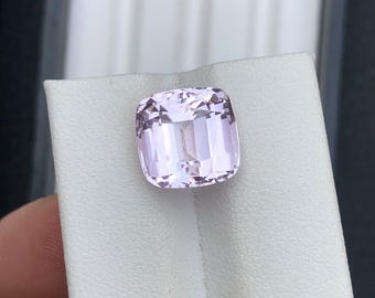 Topazio rosa sfaccettato, proveniente dal Pakistan, privo di inclusioni visibili a occhio nudo (10,1 ct)