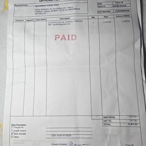 Op de afbeelding: Een officieel GIA-ontvangstbewijs en belastingfactuur op wit papier. Het document bevat het GIA-logo, ontvangstnummer 17365, datum 7-okt-26 en een rode PAID-stempel. Het vermeldt servicekosten voor gekleurde stenen van 8.367,40 Baht.