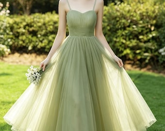Salbeigrünes Tüll-Brautjungfernkleid, Midi-Abendkleid in A-Linie, Spaghettiträger-Kleid im Feenstil für Hochzeitsgäste, Cottagecore-Prinzessinnenkleid