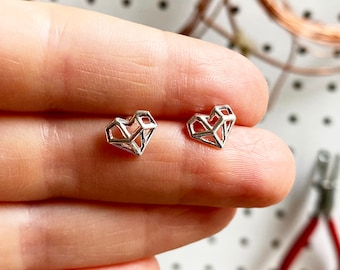 Orecchini A Perno A Forma Di Cuore In Argento Sterling Con