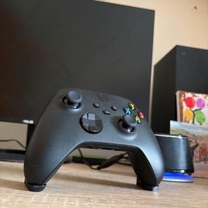 Minimalist Xbox Controller Stand | 3D Printed Gaming Controller Holder | Desk Display | Xbox Accessories | Gamer Gift