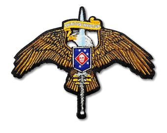 Parche con el emblema de MARSOC con cierre de velcro en la parte posterior.