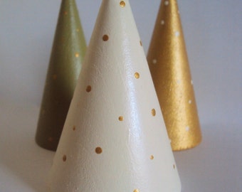 Set of 3 Scandi Minimalist Ring Holders - Modern Wood Ring Display Cones - Contemporary Wooden Ring Trees - Minimal Holiday Mantel Decor