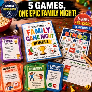 Pode incluir: Um pacote de jogos digitais com um livreto de instruções central intitulado The Ultimate Family Game Night Bundle, cercado por baralhos de cartas para Trivia, Would You Rather, Charades e Fun Fact Challenge, além de uma cartela de bingo e um marcador.