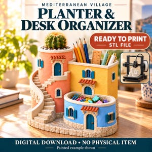 Könnte beinhalten: Ein Pflanzgefäß und Schreibtisch-Organizer im mediterranen Dorf-Stil mit Kaktus, Stiften und Büroklammern. Das Design umfasst einen pfirsichfarbenen Turm, ein gelbes Gebäude und eine blaue Basis mit Treppen und Türen. Text: MEDITERRANEAN VILLAGE PLANTER & DESK ORGANIZER, READY TO PRINT STL FILE, DIGITAL DOWNLOAD • NO PHYSICAL ITEM.