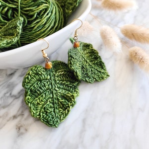 CROCHET PATTERN: Flirty Foliage Monstera Leaf