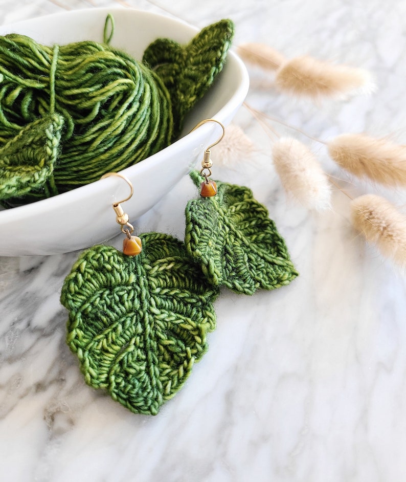 CROCHET PATTERN: Flirty Foliage Monstera Leaf image 0