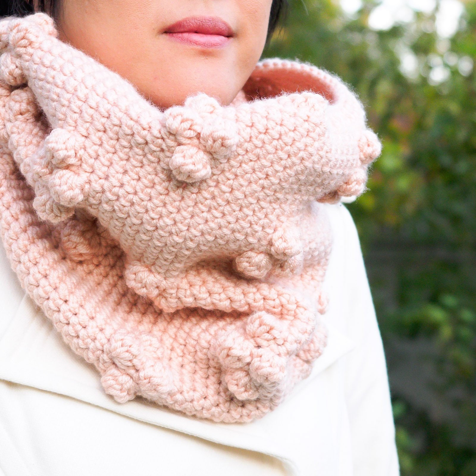 40 Crochet Cowl and Crochet Scarf Patterns to Warm Up Fall and Winter 19 Crochet Pattern: Winterberry Chunky Reversible Bobble Cowl